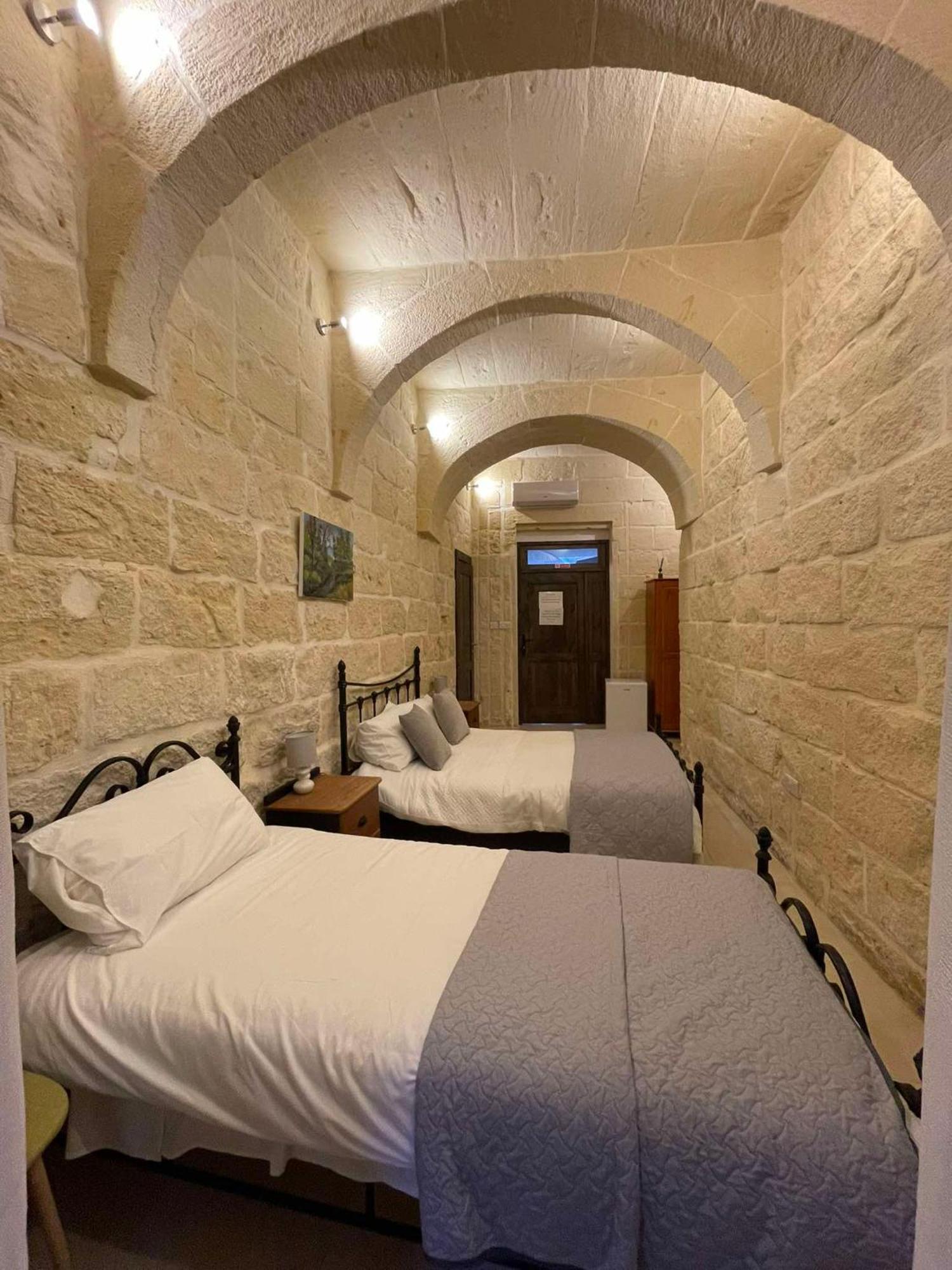 The Cloisters Bed And Breakfast Xagħra Екстериор снимка