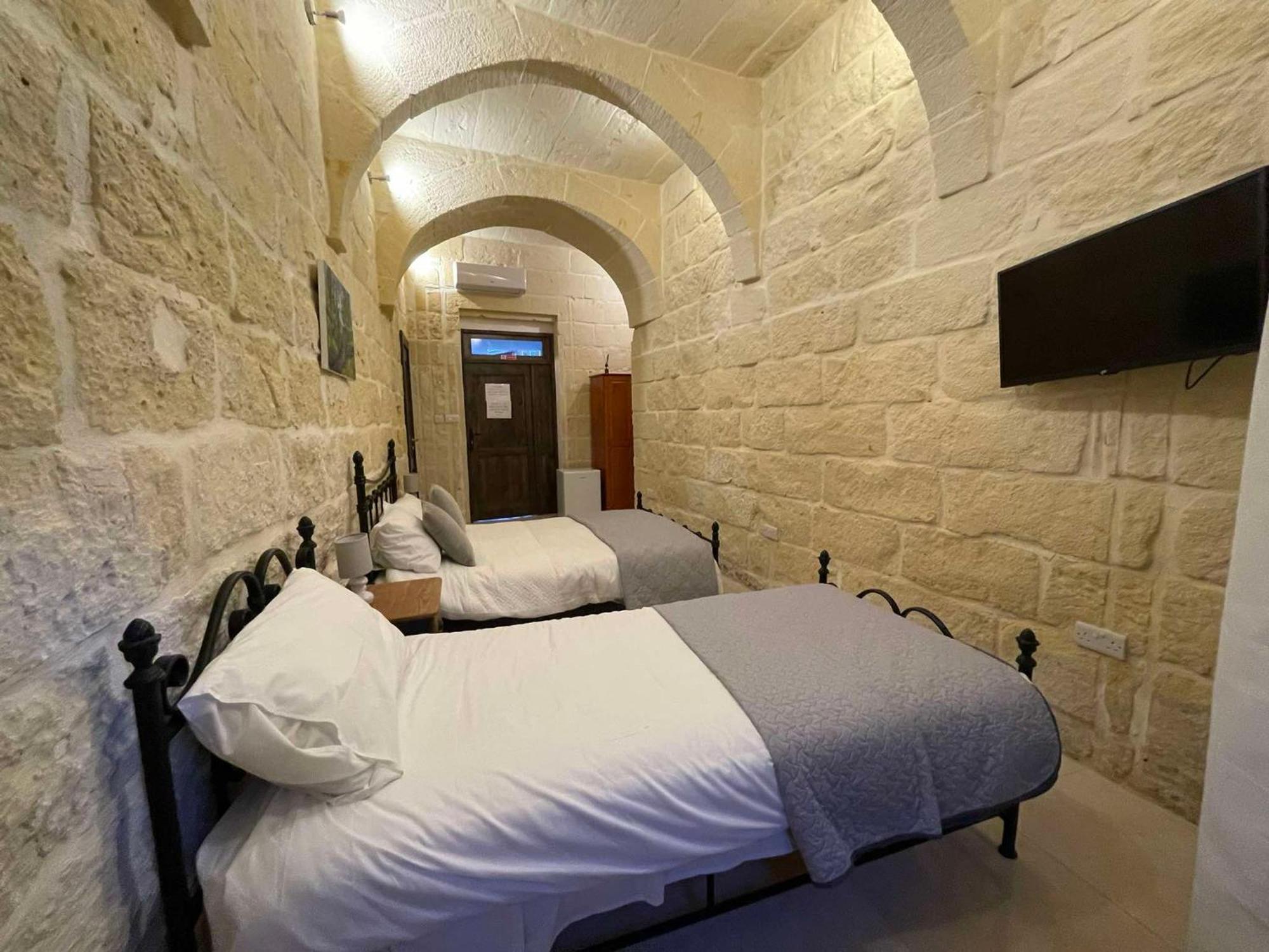 The Cloisters Bed And Breakfast Xagħra Екстериор снимка